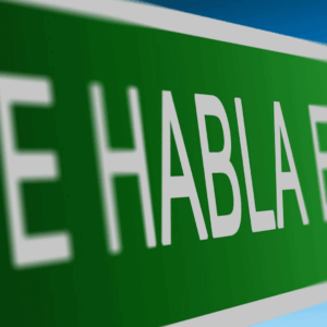 Cartel indicando que se habla español