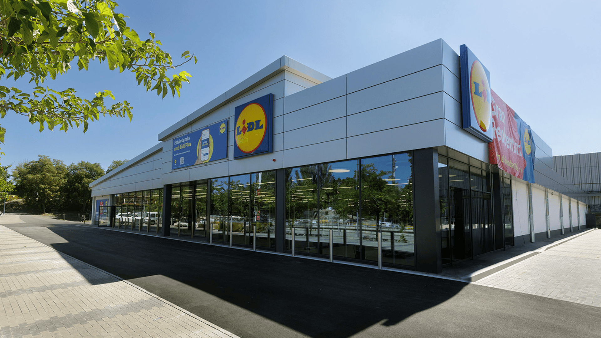 exterior lidl calle