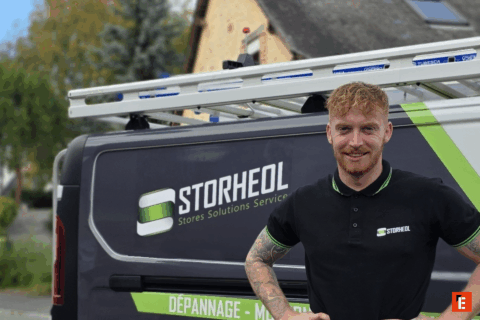 Technicien devant un camion Storheol.