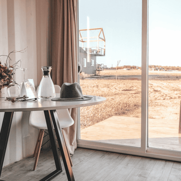 INTERIOR HABITACIÓN DE HOTEL