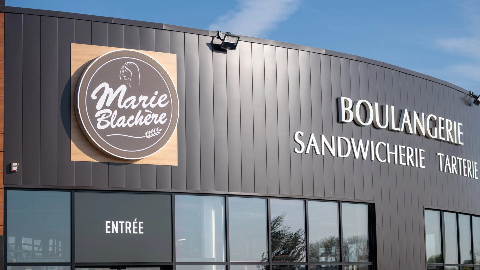 devanture d'une boulangerie Marie Blachère