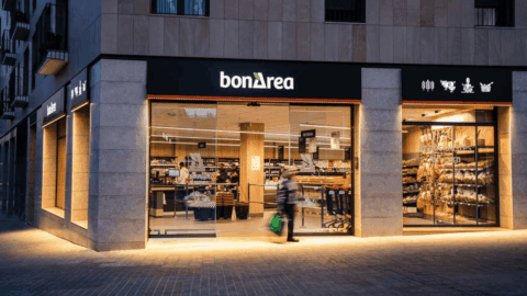 exterior tienda bonàrea entrada