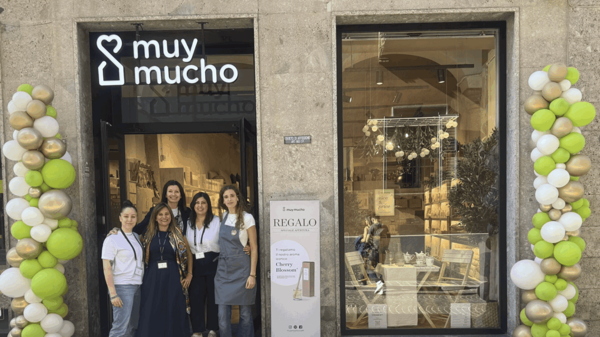 exterior tienda muy mucho