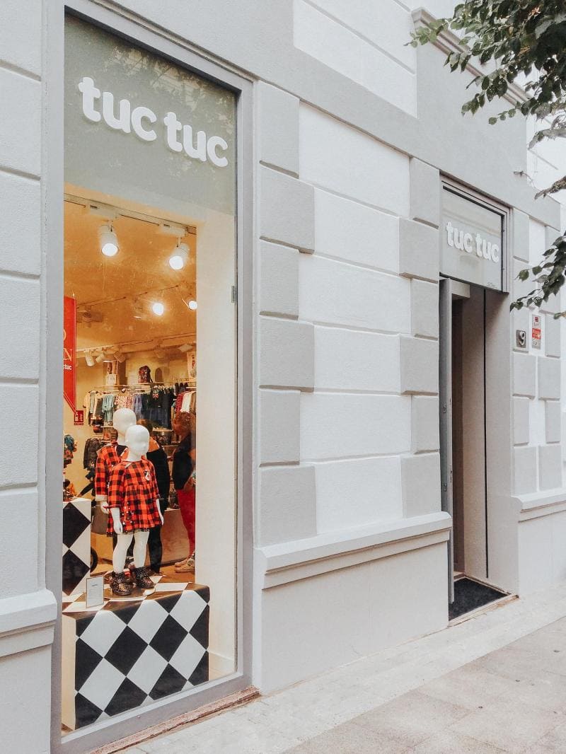 exterior tienda tuc tuc ropa niño