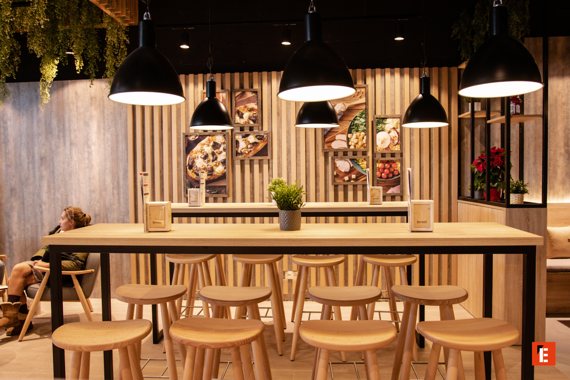 franquicia ferretti 9