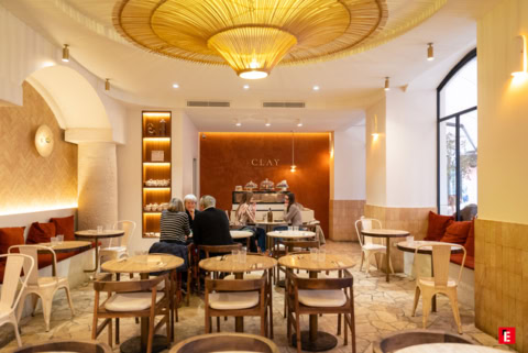 café clay intérieur terracotta artisanal chaleureux