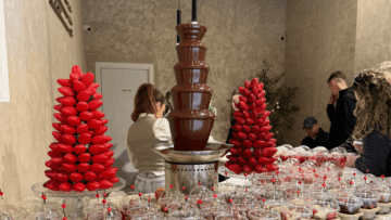 interior fragaria chocolate y fresas