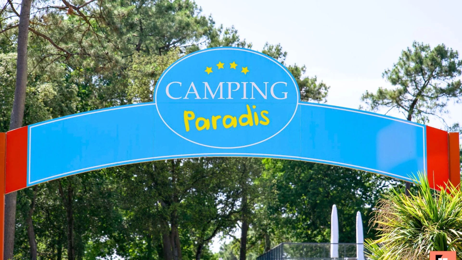 devanture camping paradis