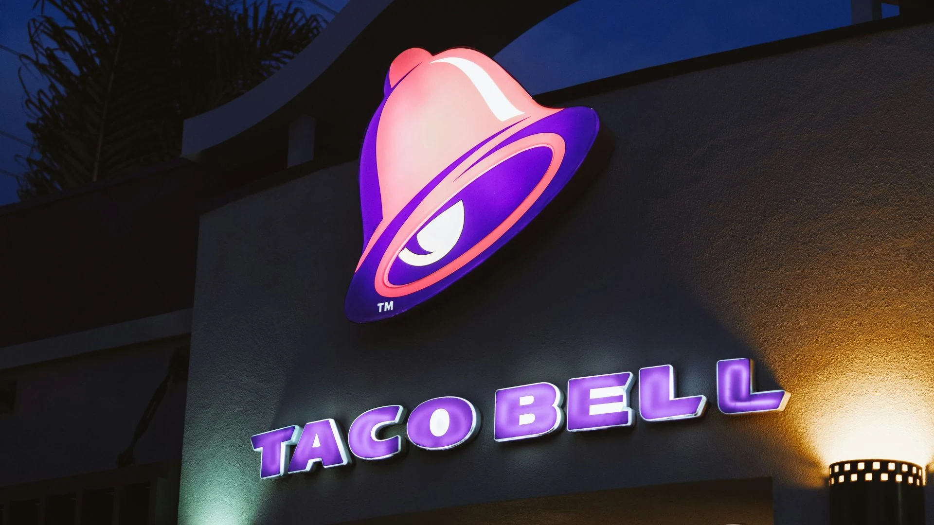 taco bell pic unsplash