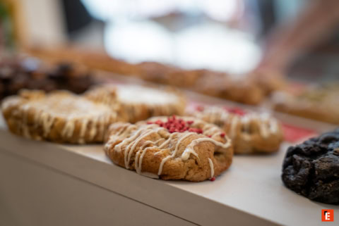 biscuit moelleux au caramel et Éclats croquants