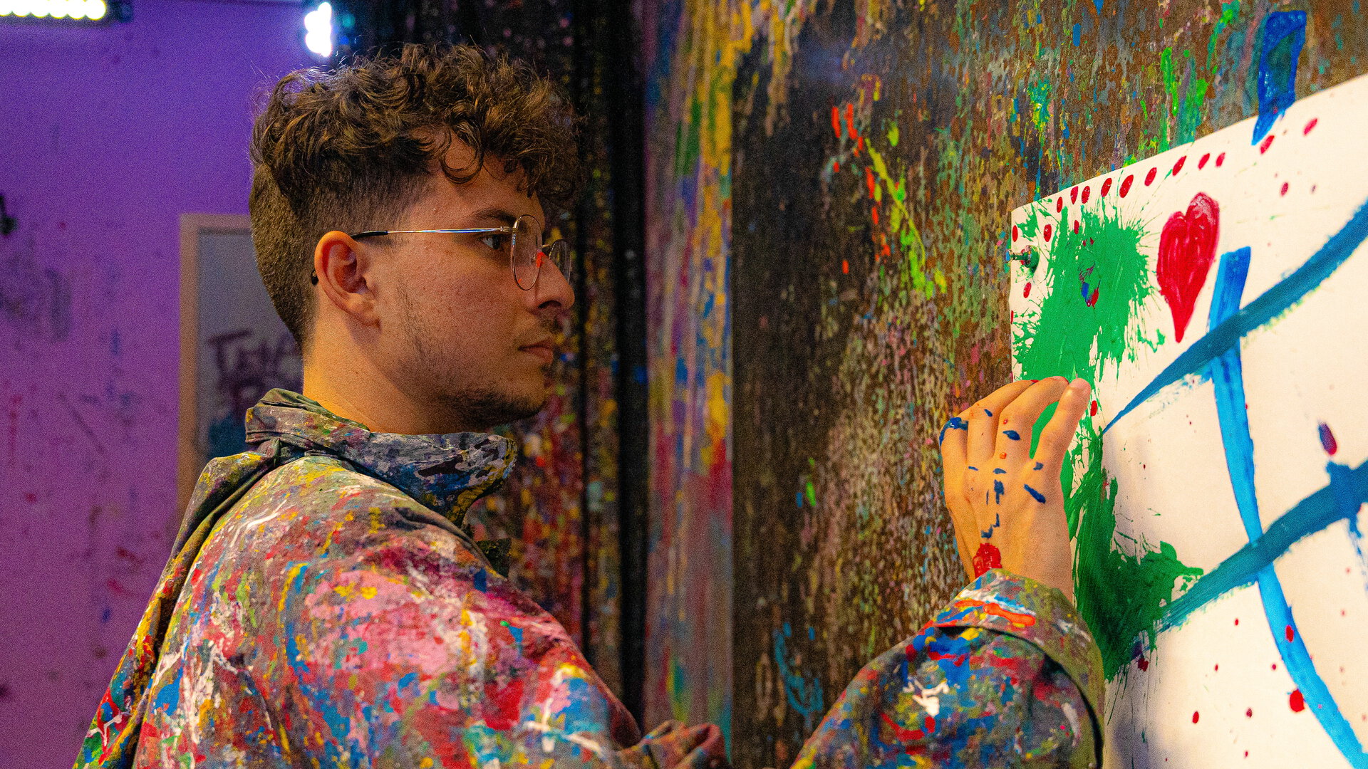 atelier peinture protégé: toiles Éclaboussées au néon
