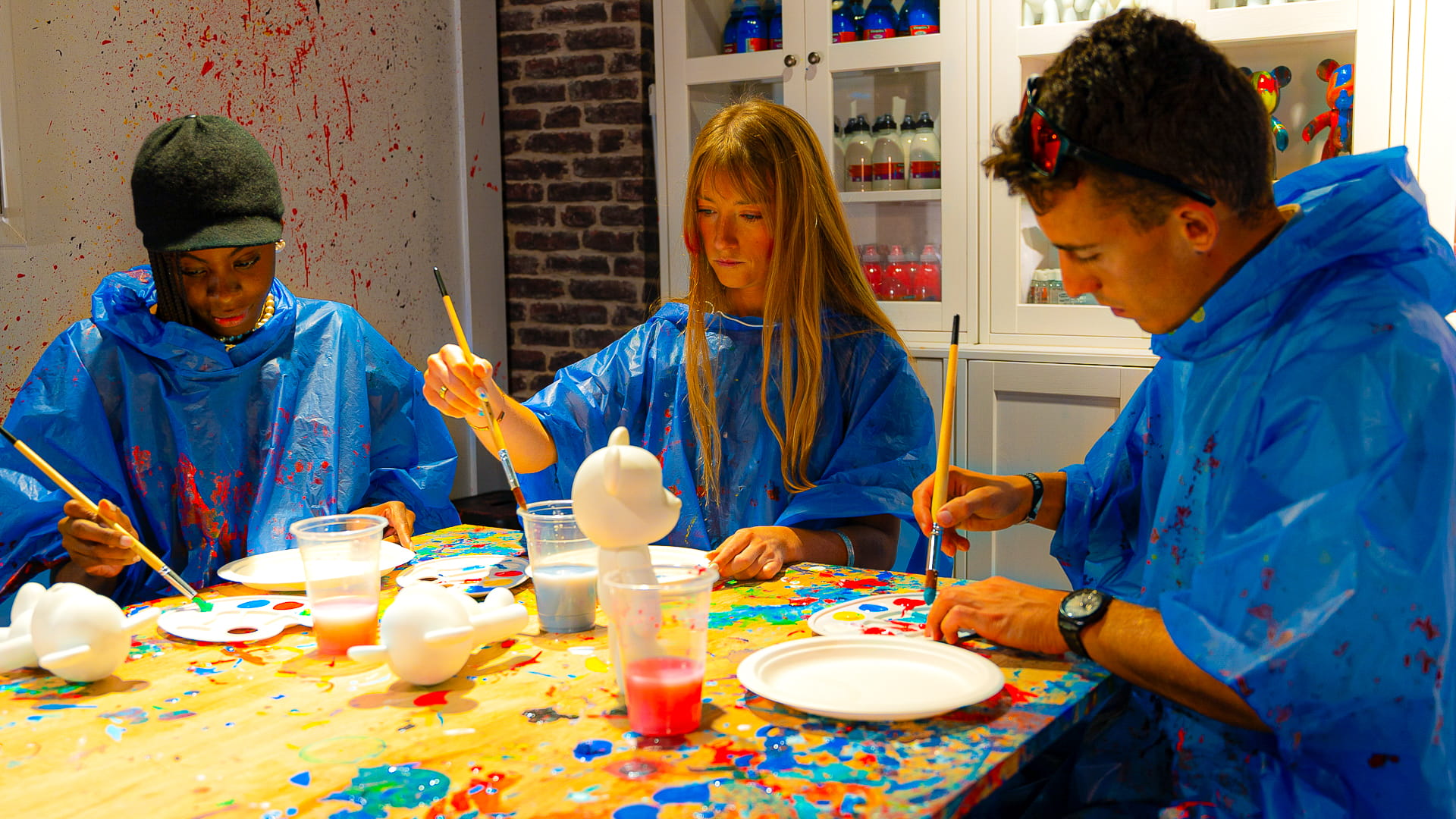 atelier collectif de peinture sur céramique