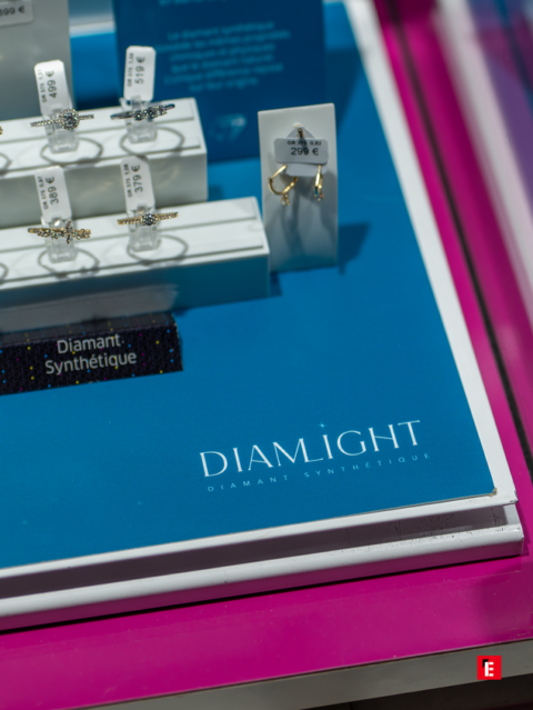 présentoir bleu diamlight — bijoux diamant synthétique
