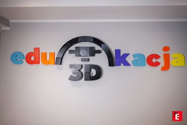 enseigne 3d colorée pour espace Éducatif créatif