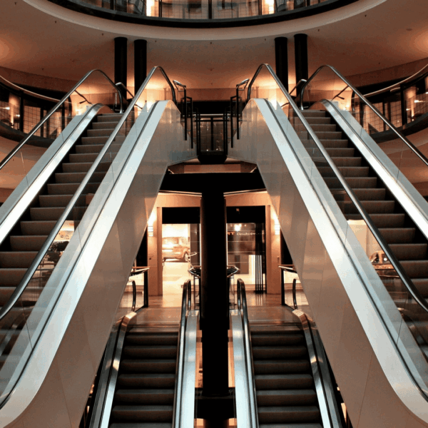 escaleras mecánicas centro comercial