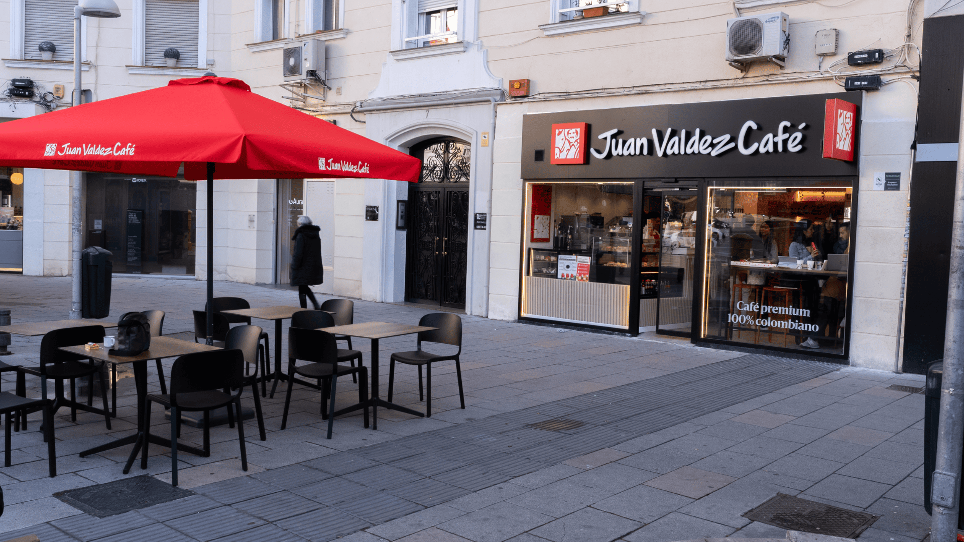exterior café juan valdez terraza