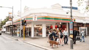 exterior entrada tienda 7 eleven