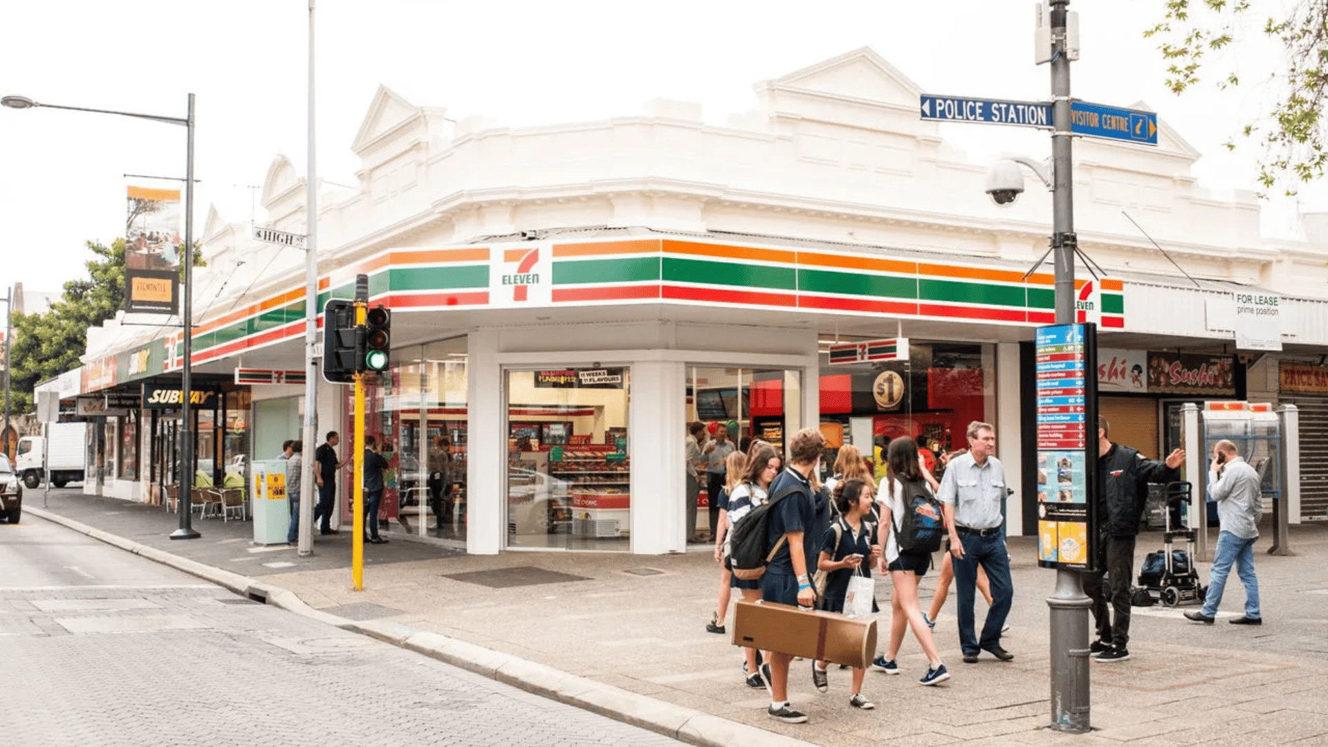 exterior entrada tienda 7 eleven