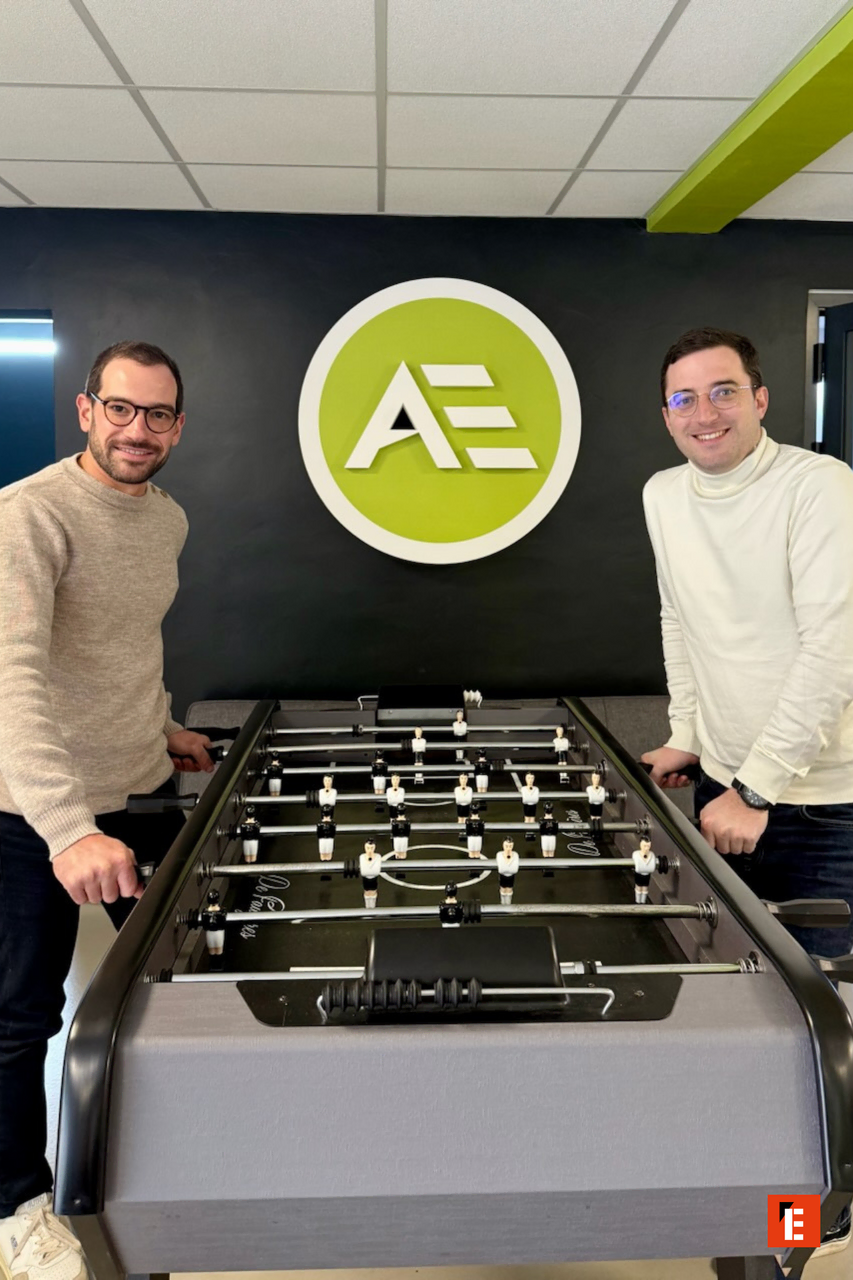 intérieur cuir beige premium avec console centrale