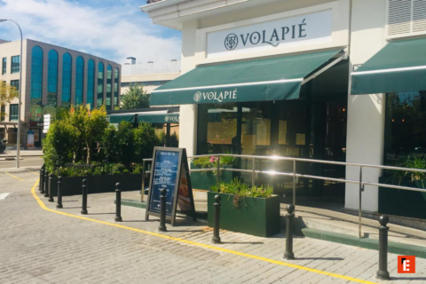 volapié: fachada y terraza con acceso adaptado