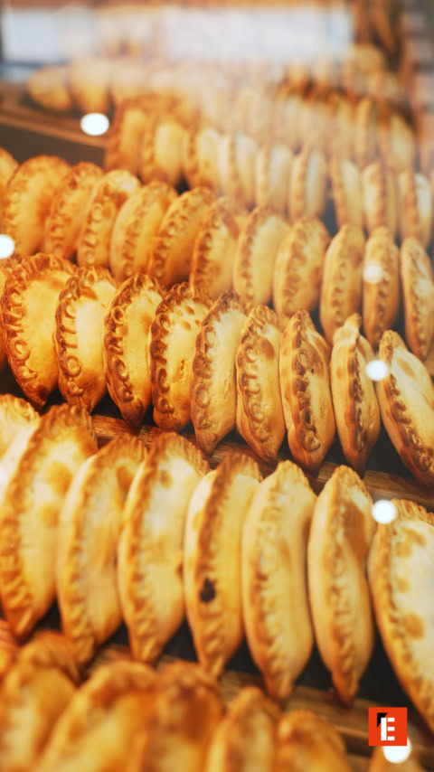 sabores express: empanadas y madera cálida