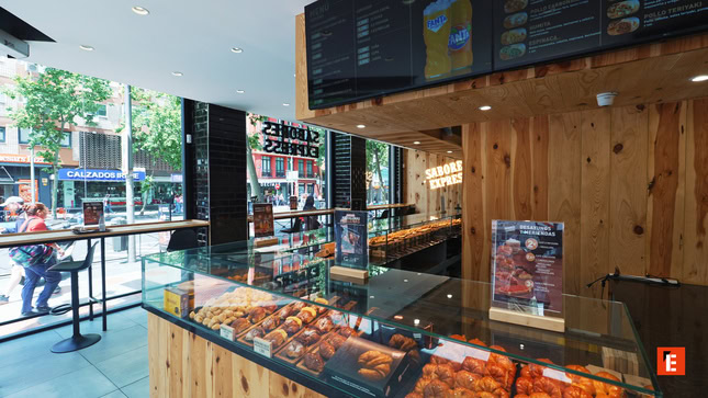 sabores express: cafetería de madera y luz