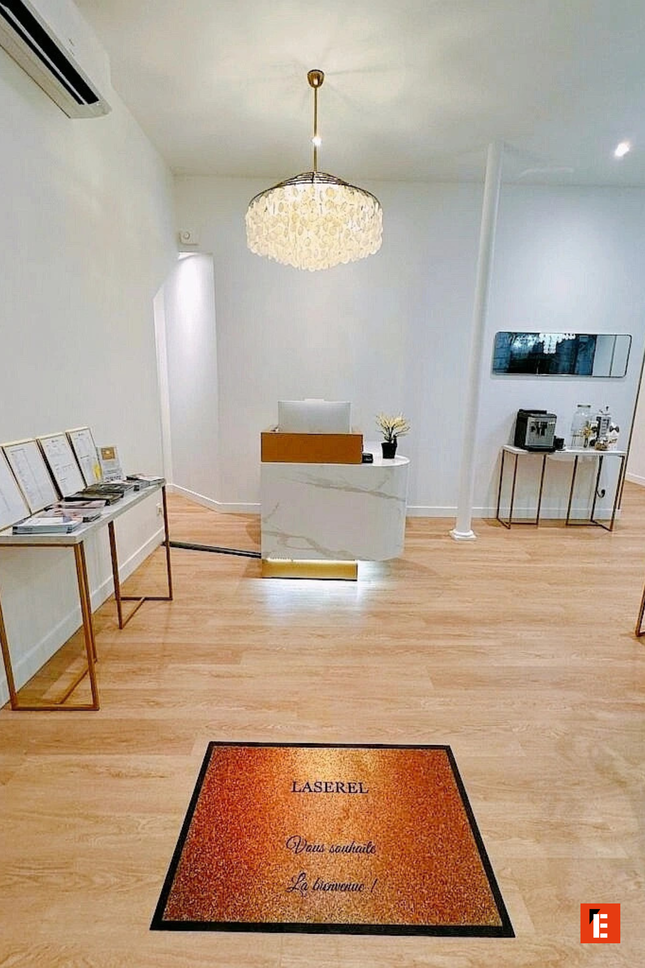 réception moderne laserel, clinique esthétique lumineuse