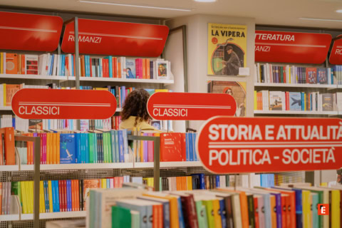 libreria ordinata: classici, storia e politica
