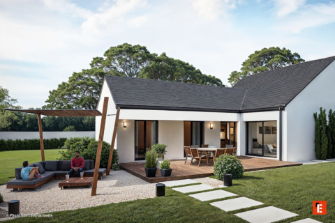 maison moderne avec terrasse bois et pergola