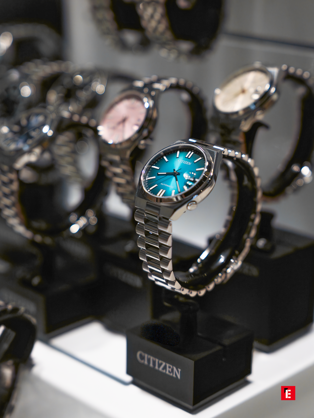 montre citizen cadran turquoise effet soleil acier