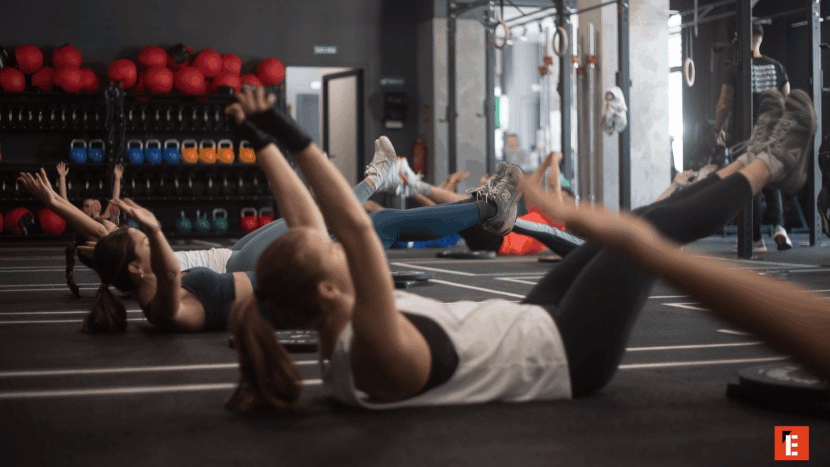 mujeres haciendo deporte