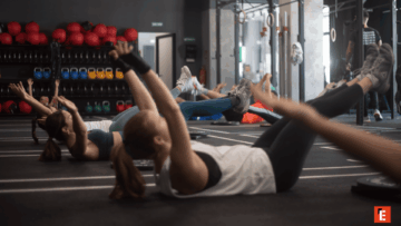 mujeres haciendo deporte