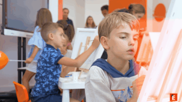 niños aprendiendo dibujando