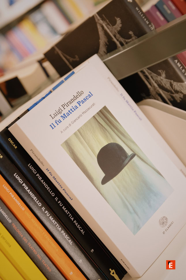 pirandello: il fu mattia pascal copertina con cappello