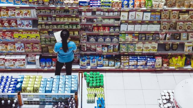 employé dans un supermarché