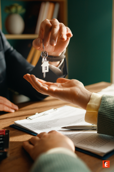 remise de clés après signature du contrat immobilier
