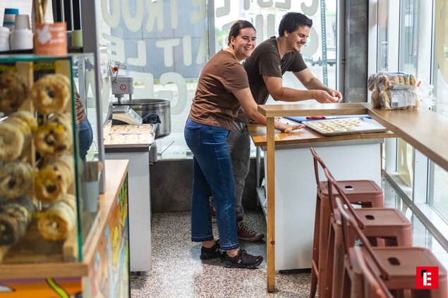 boulangerie artisanale : préparation de biscuits et bagels