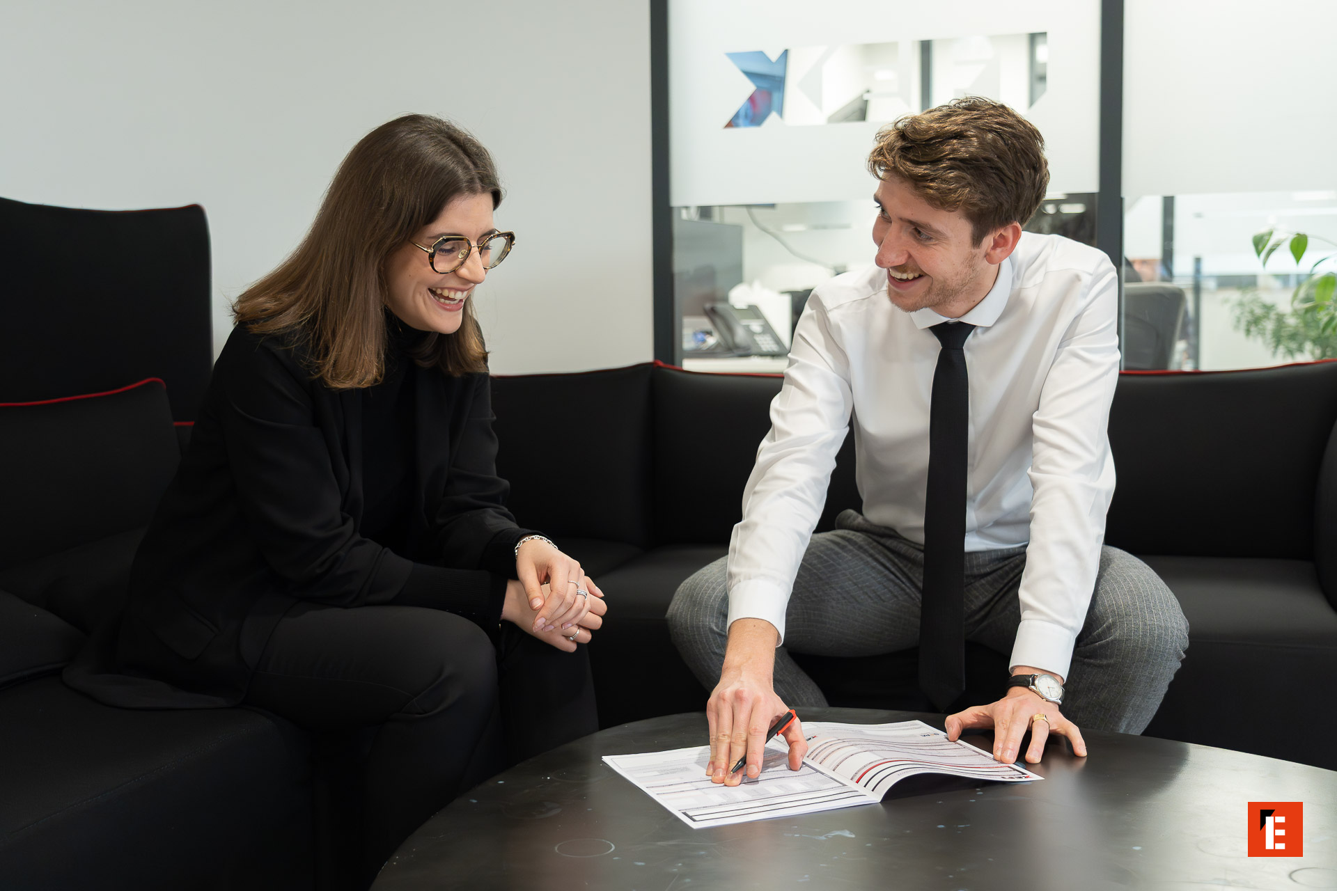 révision collaborative de documents au bureau