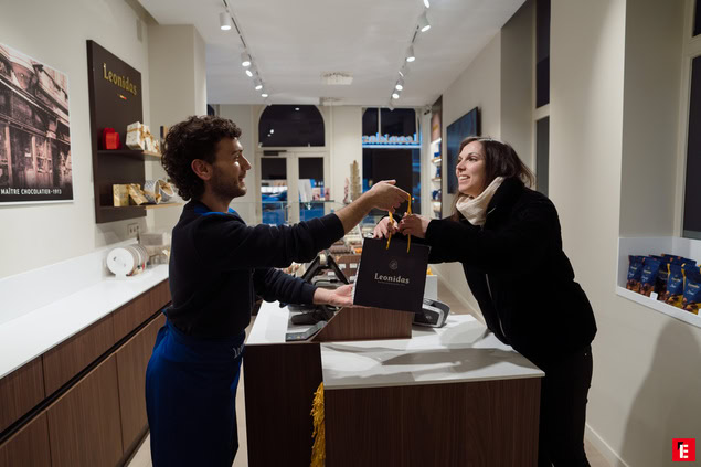 borsa regalo leonidas: scambio in boutique