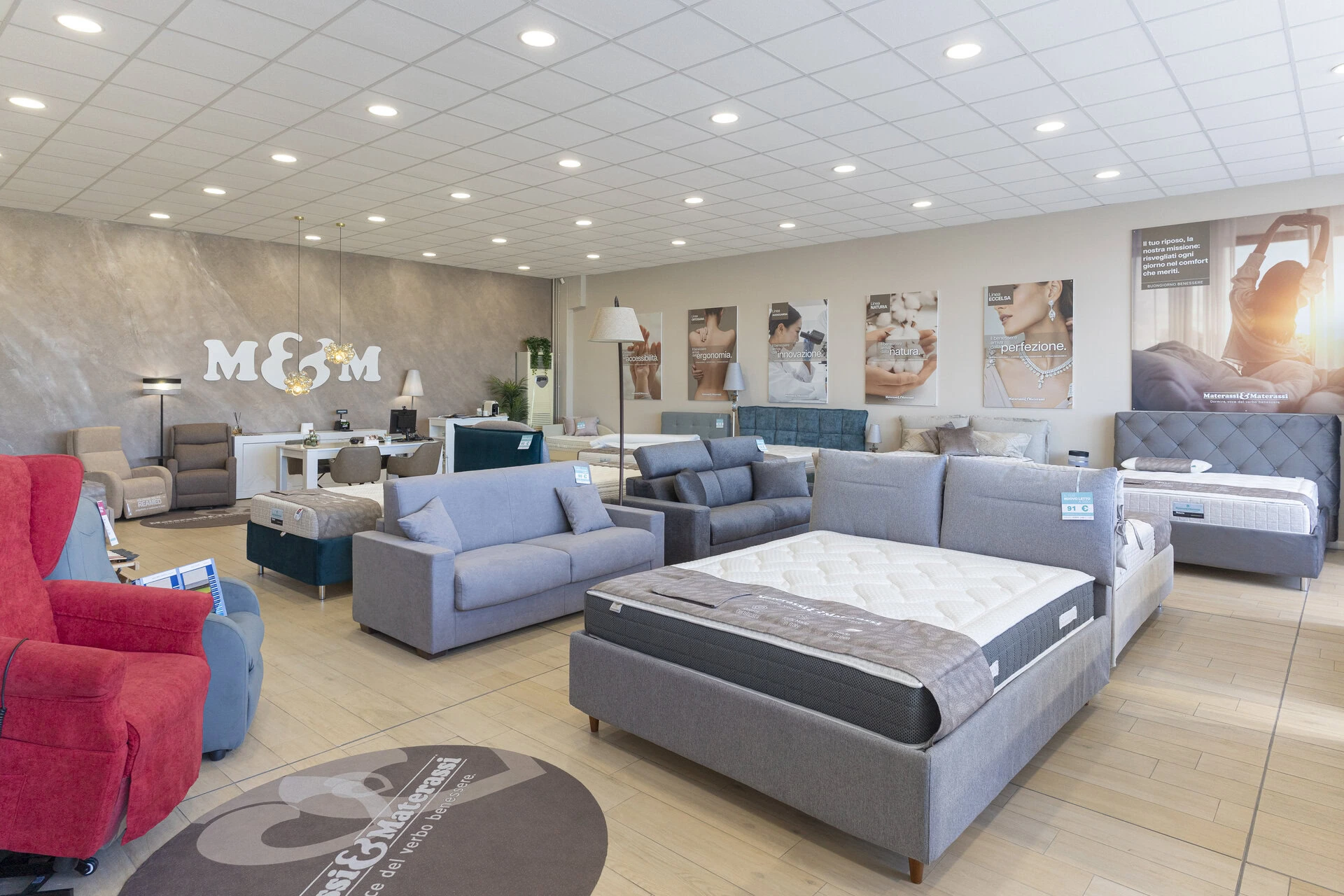showroom m&m: letti, divani e poltrone reclinabili