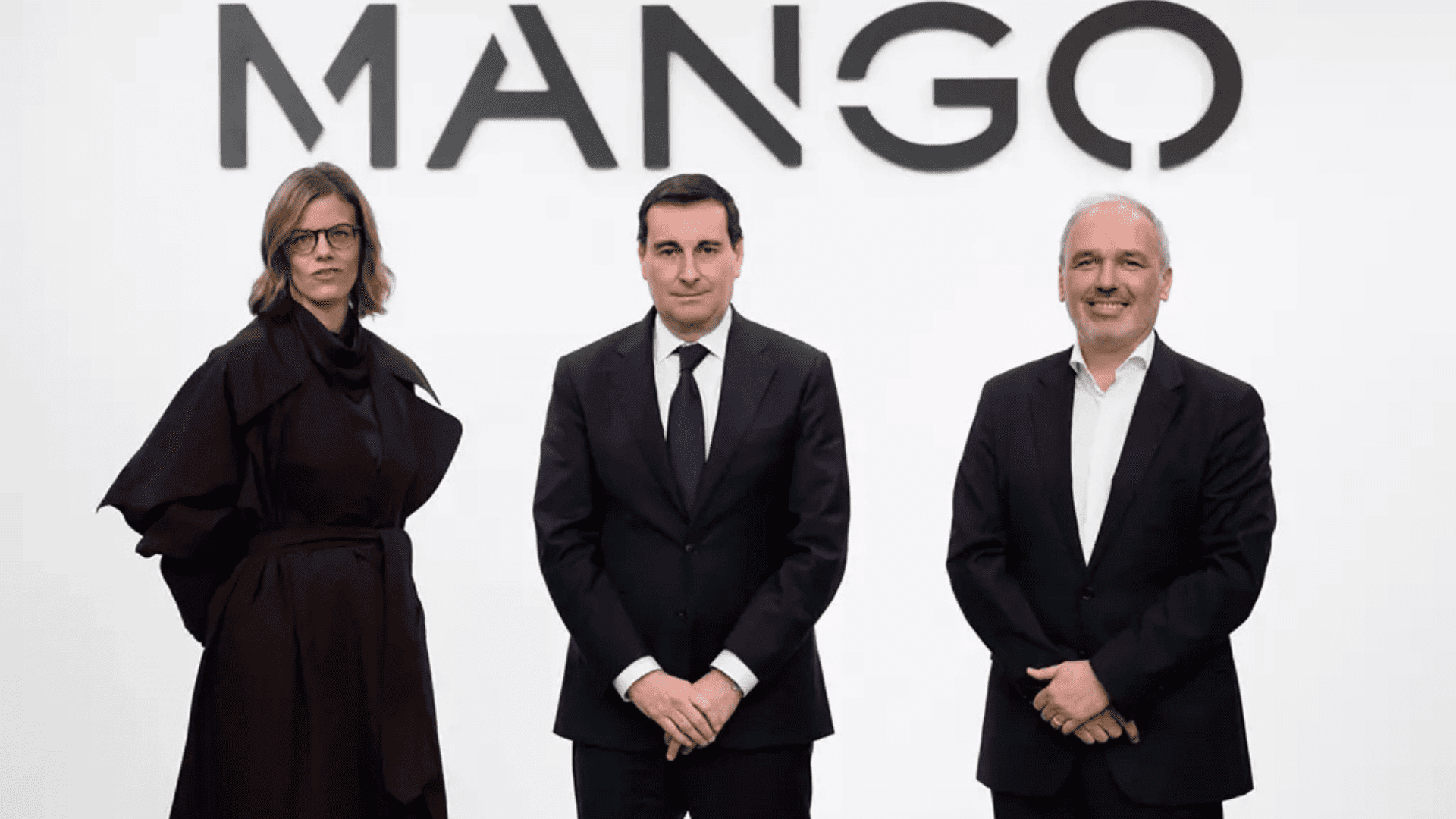 ejecutivos de mango con logo mango