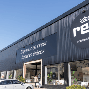 entrada tienda muebles rey