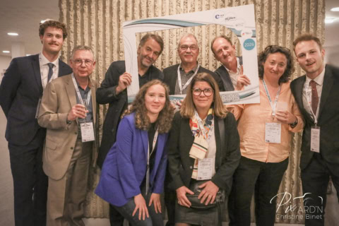 groupe réseautage 2026 avec badges et cadre