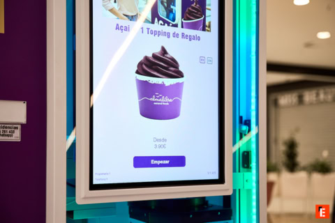 kiosco digital de açaí con oferta especial