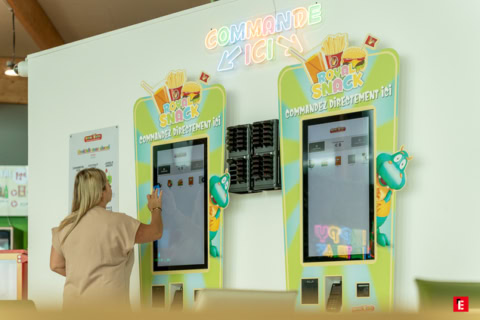 bornes de commande tactile en restauration rapide