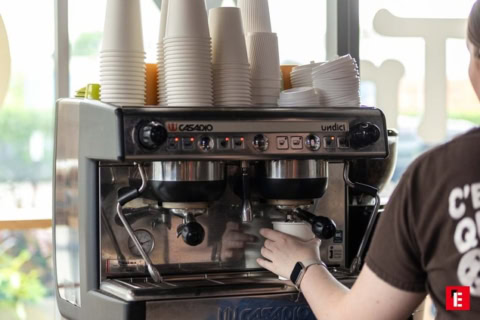 machine à espresso deux groupes casadio en service