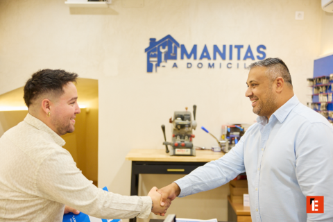 manitas a domicilio: apretón de manos y confianza