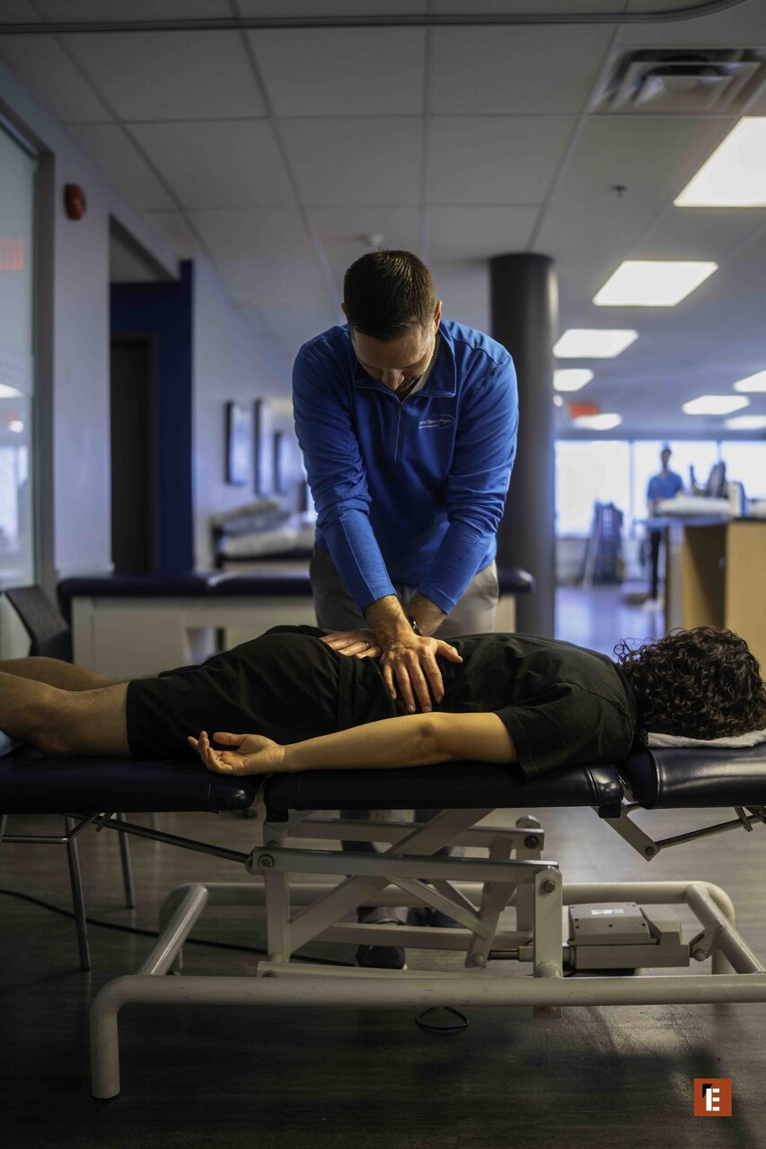 massage lombaire thérapeutique en clinique