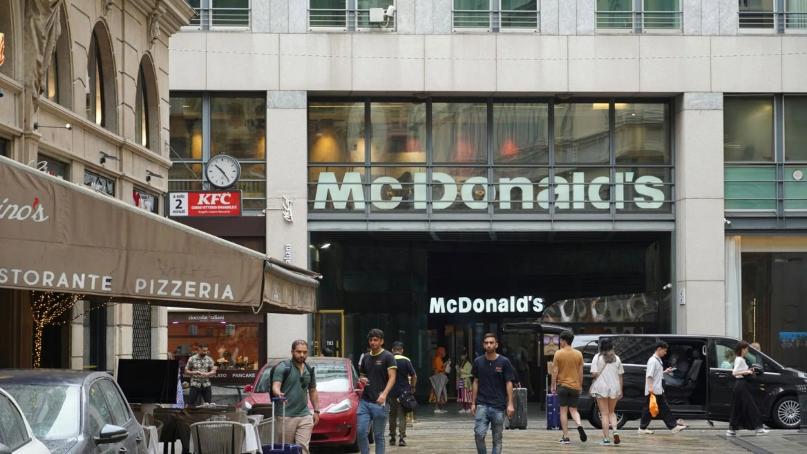 mcdo kfc dans la rue