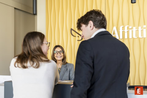 reception accogliente in agenzia affitti